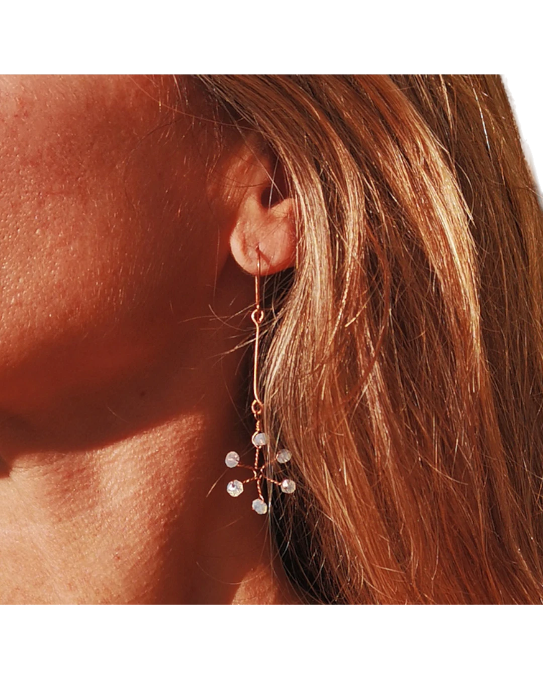 an.20261 (2) Σκουλαρίκια χειροποίητα από χαλκό και λευκά κρύσταλλα - Image 1